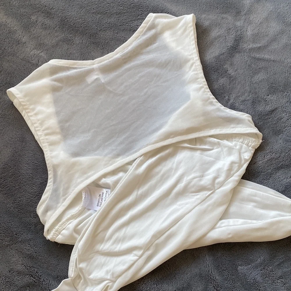 NWOT - Princess Polly White Criss Cross Top - Picture 5 of 6